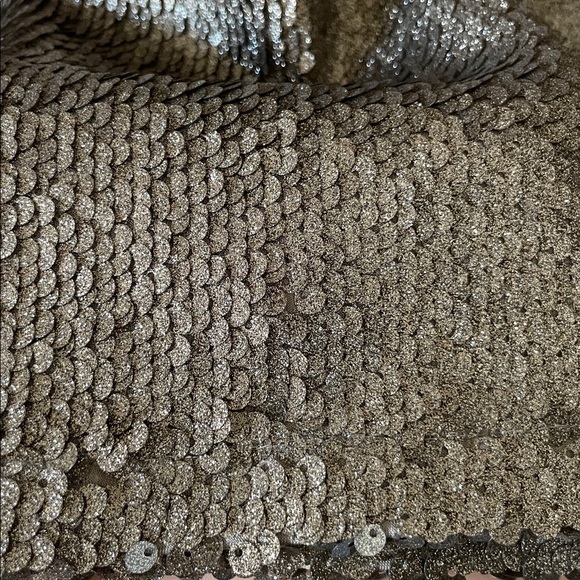 BB DAKOTA sequin midi dress in champagne gold Medium - Picture 4 of 6